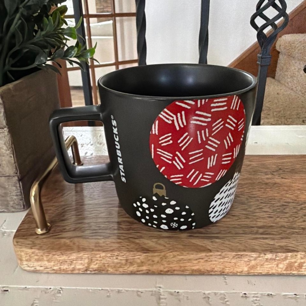 Starbucks 2016 Christmas Mug Black Red Ornament Holiday 14oz Coffee Cup‎